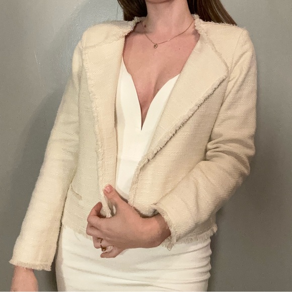 Club Monaco Ivory Blazer with fringe. - Picture 3 of 9
